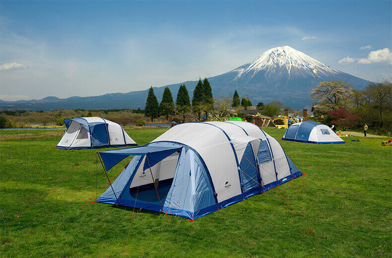 Lều cắm trại chuyên dụng dành cho việc du lịch đây đó, cùng với gia đình và nhóm bạn