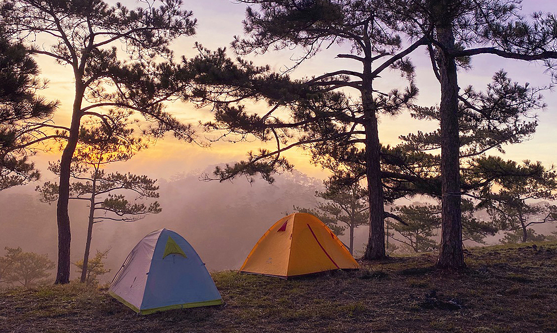 2 chiếc lều cắm trại 2 người